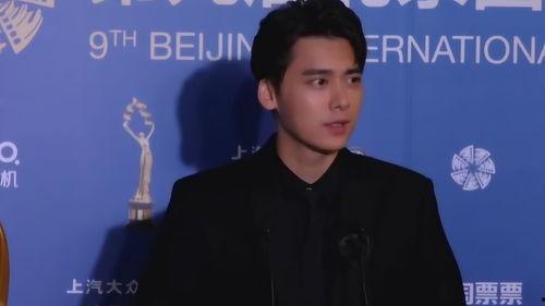 李易峰爆料直播视频,娱乐圈幕后故事大公开  第1张